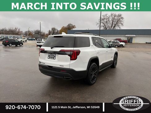 Used 2023 GMC Acadia SLE w/ Driver Convenience Package image 8