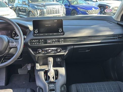 Certified 2025 Honda HR-V LX image 12