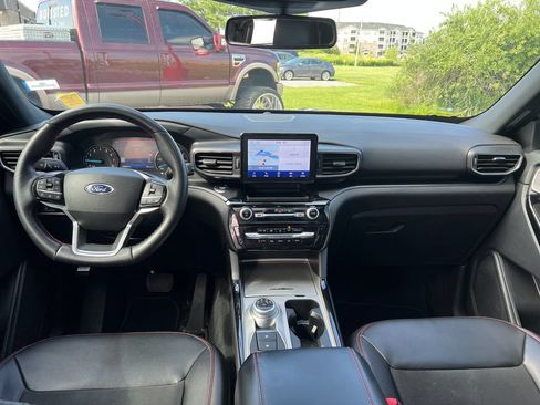 Used 2023 Ford Explorer ST-Line AWD/4WD image 24