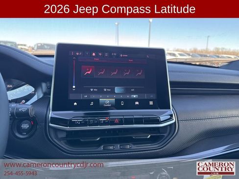 New 2026 Jeep Compass Latitude image 10