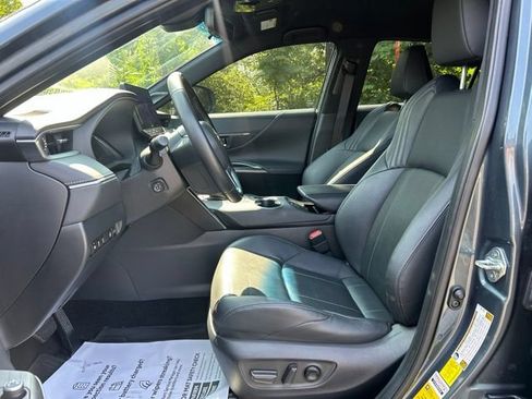 Certified 2023 Toyota Venza Limited AWD/4WD image 17