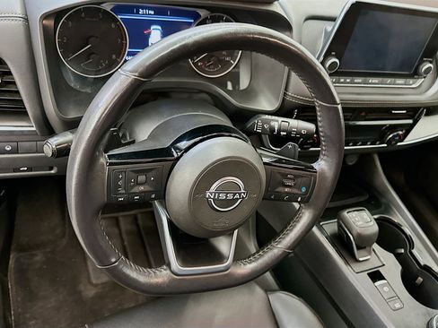 Used 2023 Nissan Rogue SV w/ SV Premium Package image 18