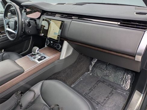 Used 2023 Land Rover Range Rover SE image 6