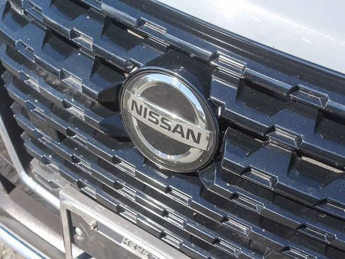 Used 2021 Nissan Kicks SV image 17