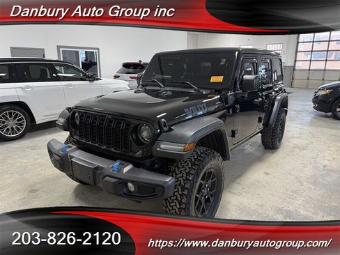 Used 2024 Jeep Wrangler Unlimited image 1