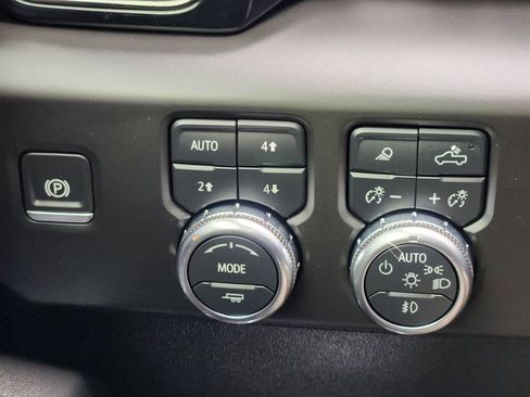 Certified 2025 GMC Sierra 3500 AT4 w/ AT4 Premium Plus Package image 21