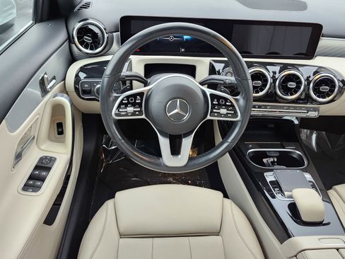 Used 2019 Mercedes-Benz A 220 4MATIC image 27