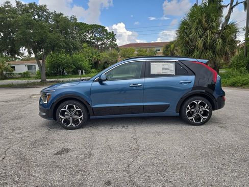 New 2026 Kia Niro SX Touring FWD image 5