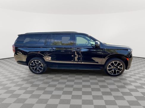 Used 2024 Chevrolet Suburban RST w/ Luxury Package AWD/4WD image 5
