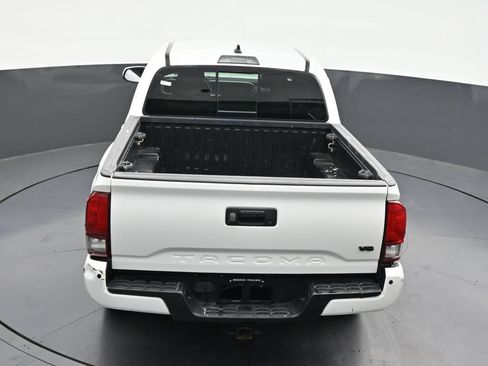 Used 2022 Toyota Tacoma SR5 RWD image 18