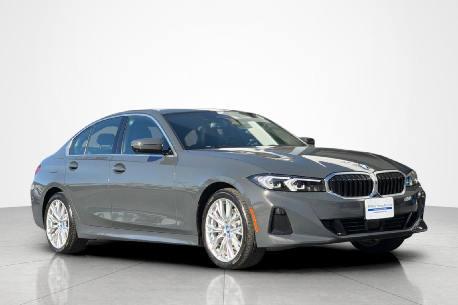 Used 2024 BMW 330e w/ Premium Package RWD image 7