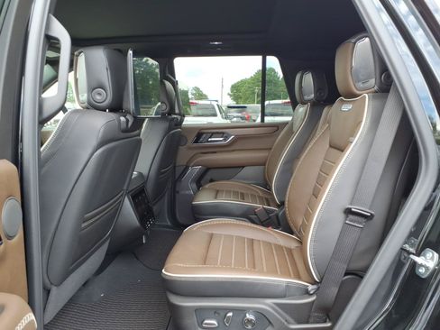 New 2026 GMC Yukon Denali Ultimate AWD/4WD image 22