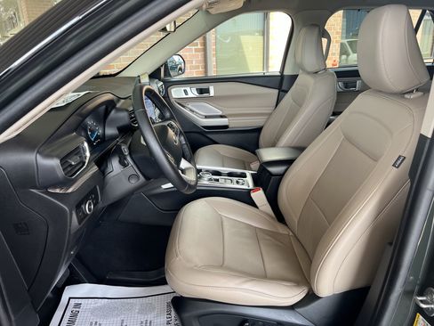 Used 2023 Ford Explorer Limited w/ Limited Technology Package AWD/4WD image 13