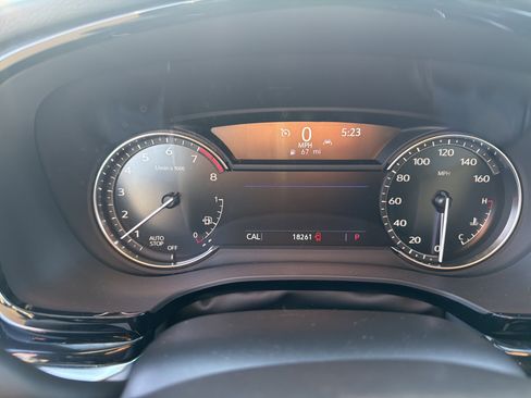 Used 2025 Cadillac XT6 Premium Luxury image 17