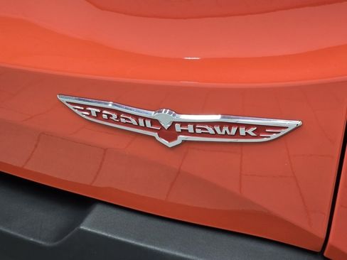 Used 2021 Jeep Renegade Trailhawk image 16