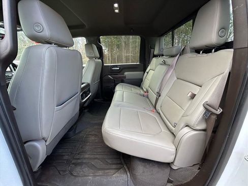 Used 2022 GMC Sierra 3500 SLT w/ SLT Preferred Package image 4