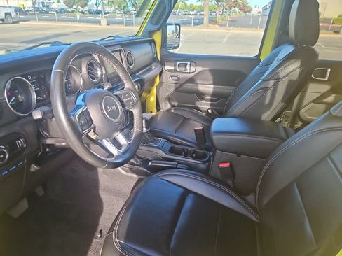 Used 2023 Jeep Wrangler Unlimited Sahara w/ Cold Weather Group AWD/4WD image 17