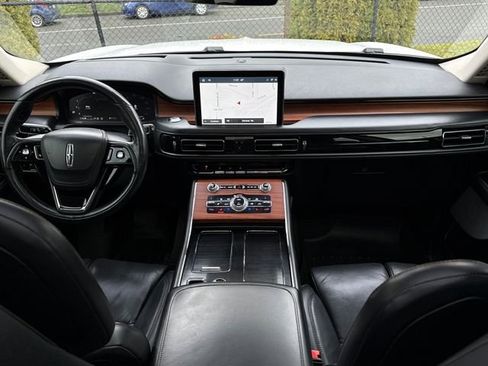 Used 2020 Lincoln Aviator Reserve w/ Equipment Group 202A image 11