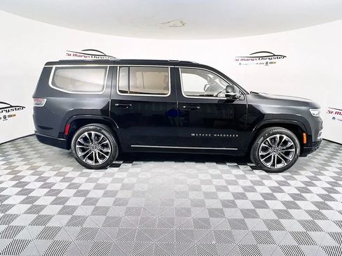 Used 2023 Jeep Grand Wagoneer Series III AWD/4WD image 9