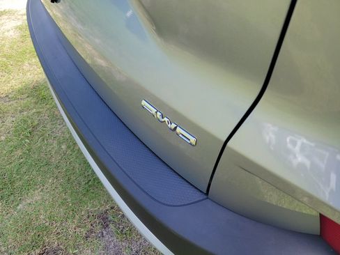 Used 2024 Ford Escape Active AWD/4WD image 9