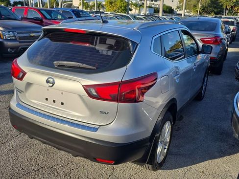Used 2018 Nissan Rogue Sport SV w/ SV Technology Package image 4