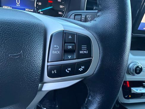 Used 2022 Ford Explorer XLT w/ Equipment Group 202A AWD/4WD image 19