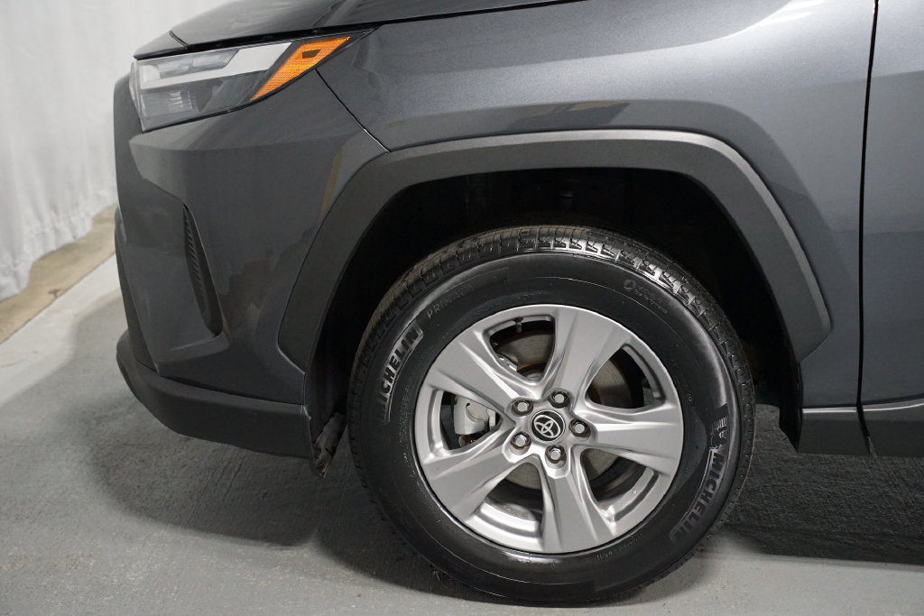 Certified 2025 Toyota RAV4 XLE FWD image 5