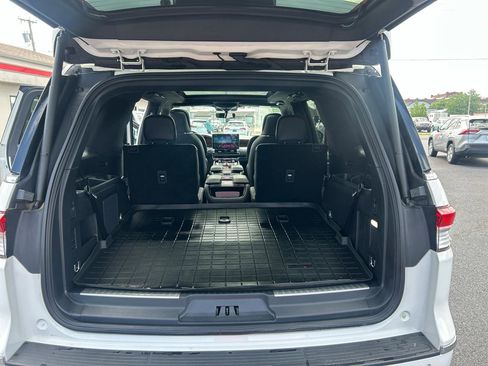 Used 2022 Lincoln Navigator Black Label AWD/4WD image 13