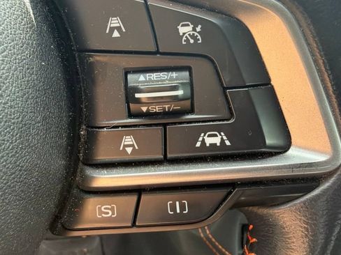 Used 2020 Subaru Crosstrek 2.0i Limited w/ Moonroof Package w/Navigation AWD/4WD image 12