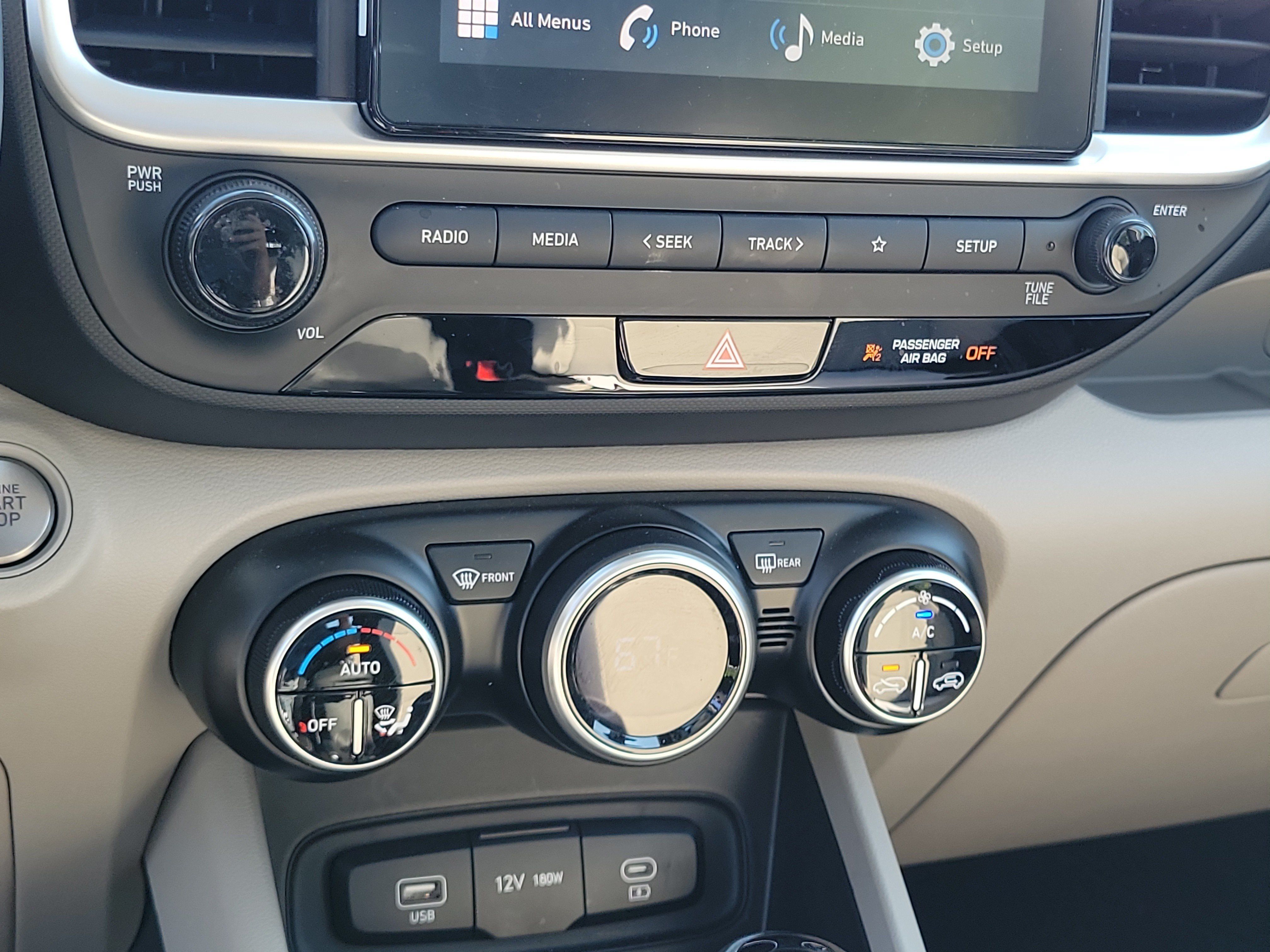 Used 2024 Hyundai Venue SEL FWD image 27