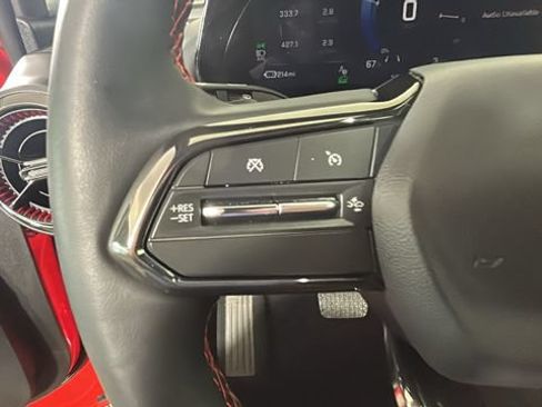 Used 2025 Chevrolet Equinox EV RS FWD image 15