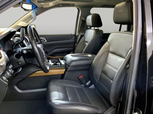 Used 2020 GMC Yukon XL Denali w/ Denali Premium Package AWD/4WD image 7