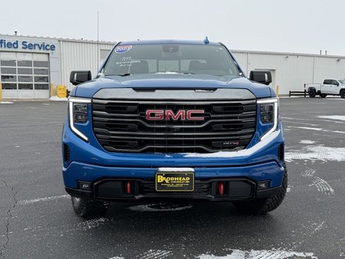 Used 2023 GMC Sierra 1500 AT4 w/ AT4 Preferred Package image 2