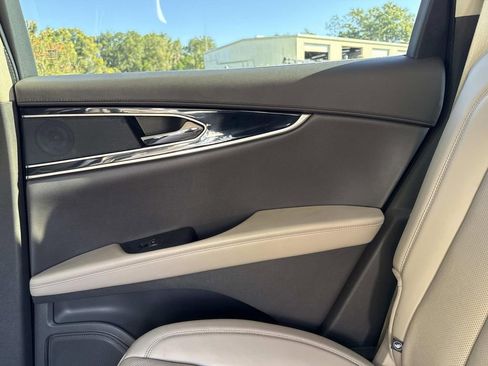 Certified 2022 Lincoln Nautilus Reserve image 15