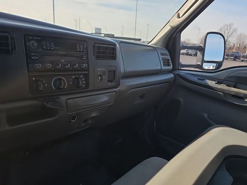 Used 2004 Ford F350 XL image 11