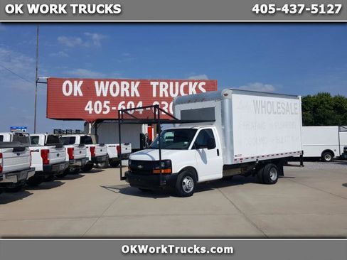 Used 2016 Chevrolet Express 3500 RWD image 1
