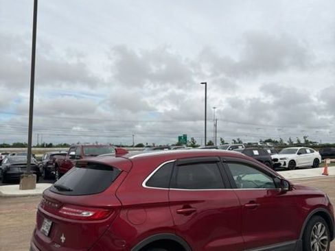 Used 2018 Lincoln MKC Select FWD image 3
