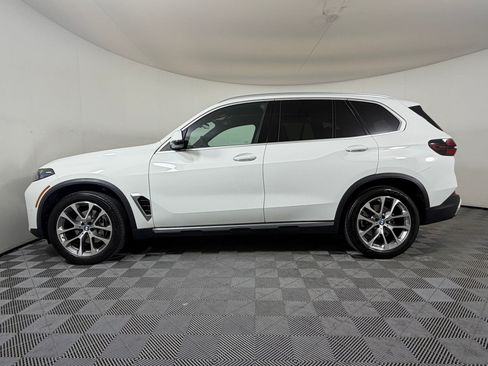 Used 2025 BMW X5 xDrive40i w/ Premium Package AWD/4WD image 2