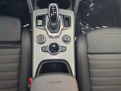 New 2025 Alfa Romeo Stelvio Sprint image 8