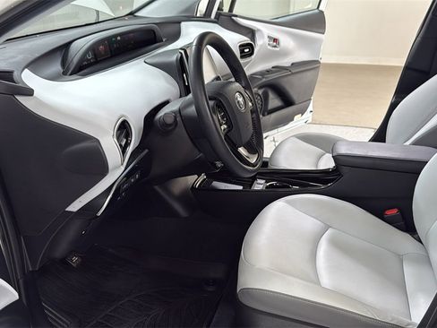 Used 2020 Toyota Prius Prime Limited image 12