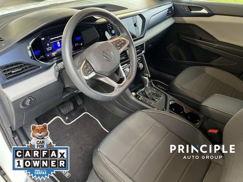 Certified 2023 Volkswagen Taos SE w/ Black Wheel Package image 15