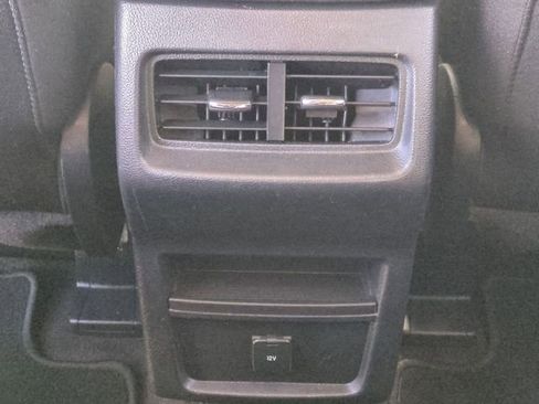 Used 2019 Ford Edge SE image 22