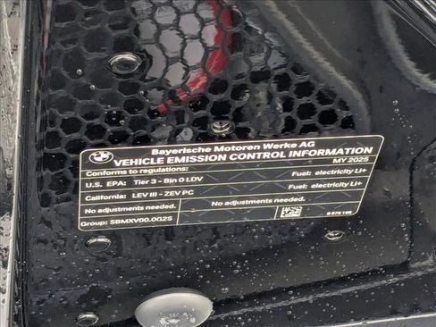 Used 2025 BMW i5 eDrive40i w/ M Sport Package image 17