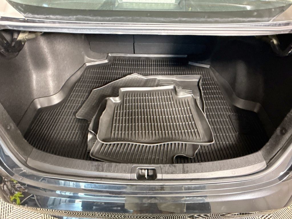 Used 2022 Toyota Corolla LE FWD image 26