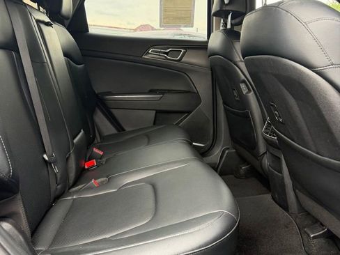 Used 2023 Kia Sportage EX AWD/4WD image 10