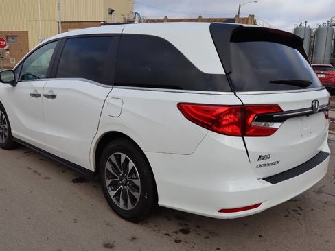 Used 2023 Honda Odyssey EX-L image 4
