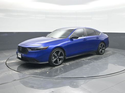 Used 2024 Honda Accord Sport image 1