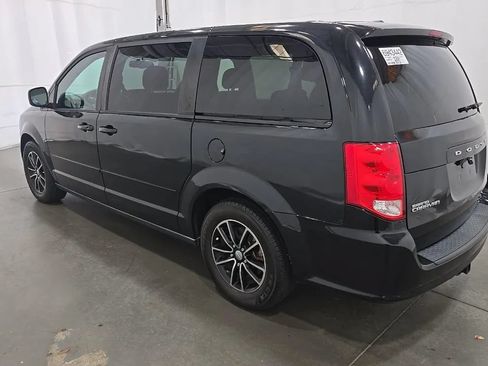 Used 2015 Dodge Grand Caravan SXT w/ Blacktop Package FWD image 4