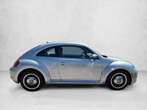 Used 2012 Volkswagen Beetle 2.5 FWD image 4