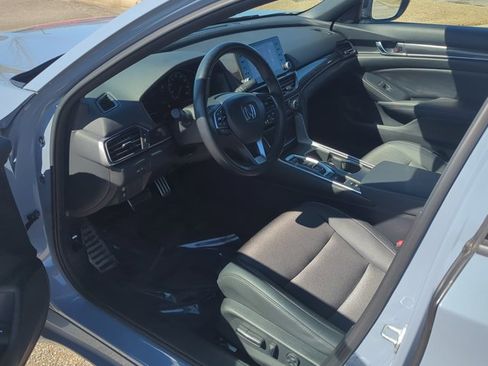 Used 2022 Honda Accord Sport image 11